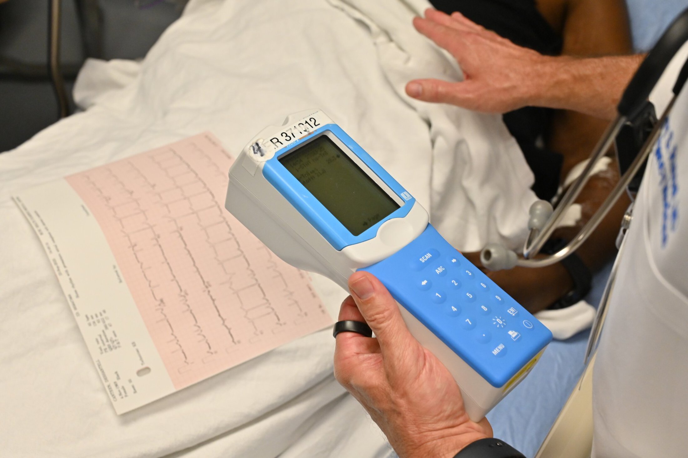 MUSC Health Florence Medical Center.MUSC Health Florence Medical Center emergency department physician, Dr. Bradley Russell, talks to patient Deshantell Canteen about using the new rapid bedside test for heart attack. MUSC Health Florence Medical Center is the first in the state to implement the Abbott’s portable i-STAT 1 instrument.