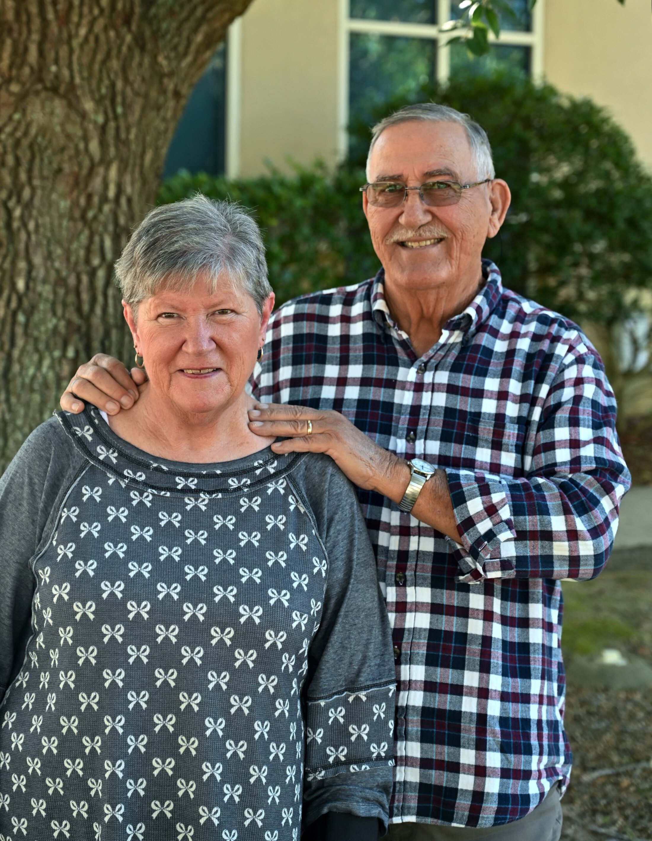 Caretaker Story - Stephen and Janice King outside embracing