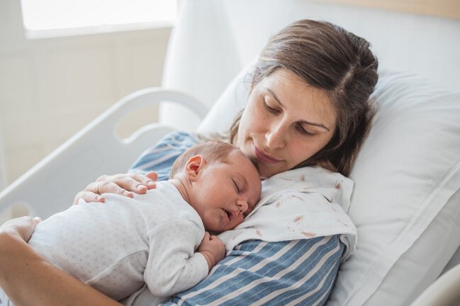 Mother and child in postpartum. 