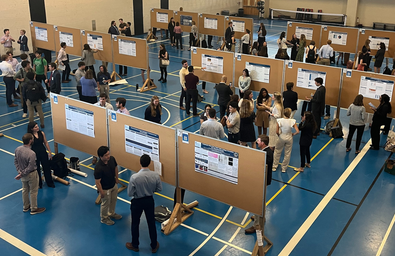 College of Medicine students presenting research